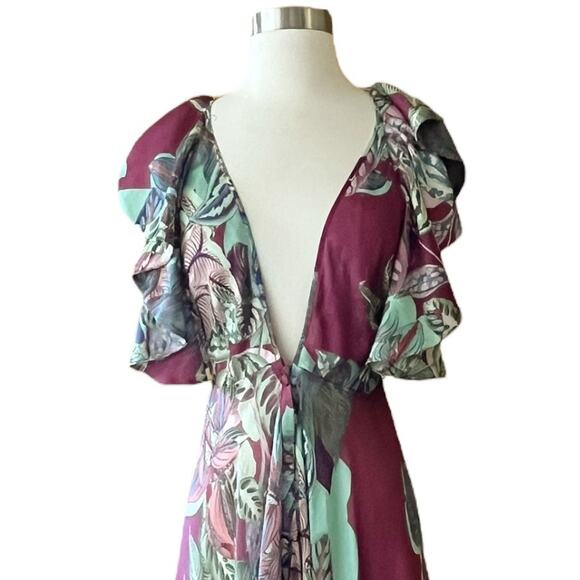 PATBO Tent Dress Red Floral Dress Ruffle Short Sleeves Plungeline Small EUC - Picture 4 of 10